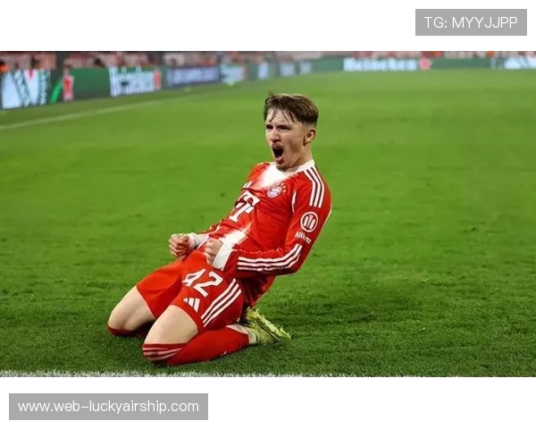 拜仁新星比朔夫崛起，攻防一体成中场屏障